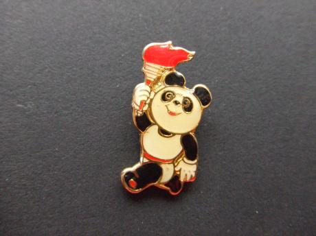 Pandabeer met olympische fakkel